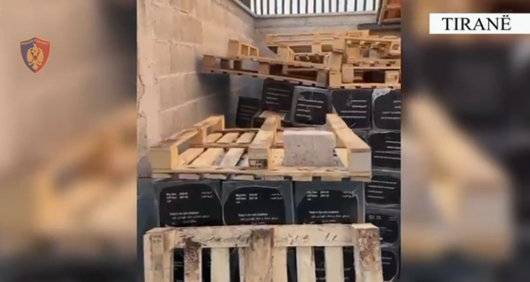 Sekuestrohen 7 tonë kafe kontrabandë në Tiranë/ Arrestohet një person 5 të tjerë shpallen në kërkim