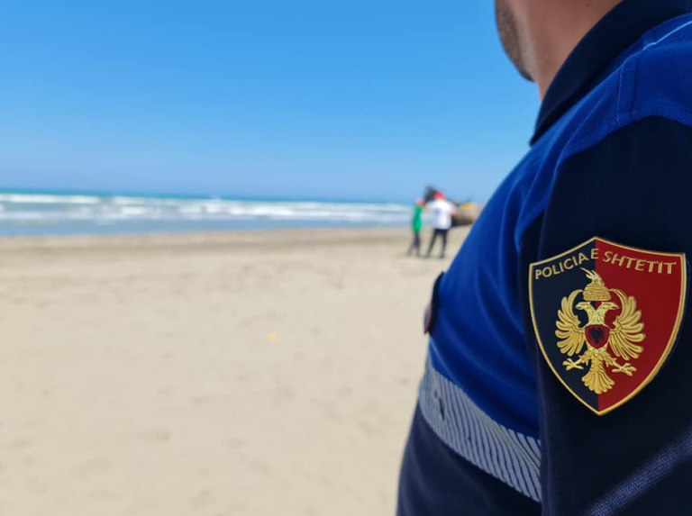 Nga pushime në tragjedi. Humb jetën pushuesi në plazhin e Pish Poros,Fier