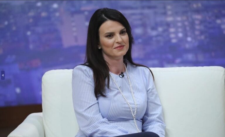 Ligji për urdhrin e mjekëve/ Uniformat e bardha shtetërore nuk mund të punojnë në privat