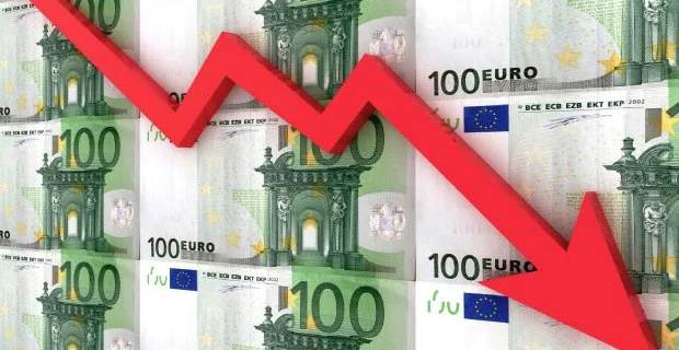 Zhvlerësimi i Euros shënon rekordin e ri të minimumit Zhvlerësimi i Euros shënon rekordin e ri të minimumit