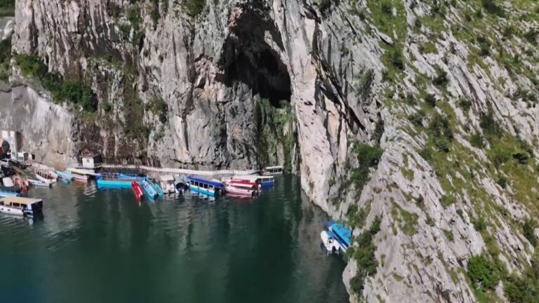 Një 77-vjeçar gjendet i mbytur në liqenin e Komanit