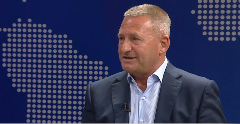 Ministria e Mbrojtjes/ Nard Ndoka: Imagjinoni ta thërrasë për ushtar Greqia Pirro Vengun në kulm të konfliktit