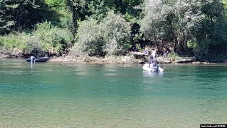 Fundoset anija në lumin Drina/ Gjenden tetë trupat e mbytur