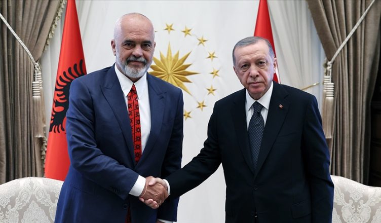 Rama bisedë telefonike me Presidentin turk, zbardhen diskutimet mes tyre Kryeministri Rama bisedë telefonike me Presidentin turk, zbardhet biseda mes tyre: Rritje e bashkëpunimit mes vendeve