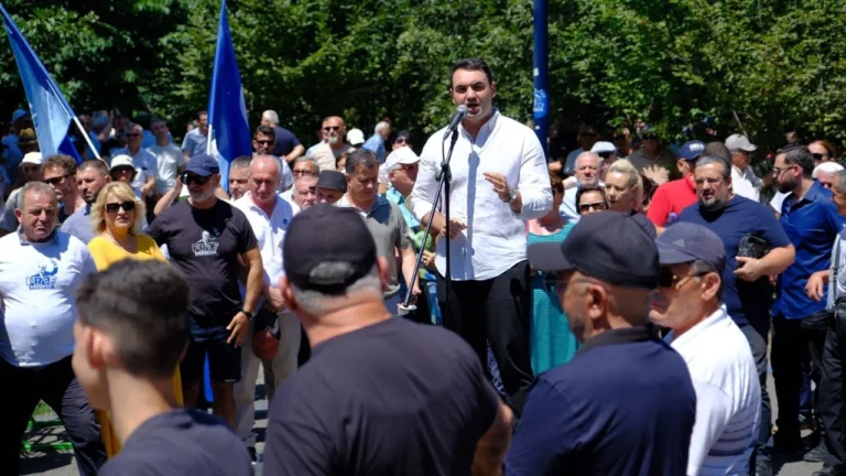“Jeta është e gjatë”/ Belind Këlliçi akuza ndaj prokurorëve të SPAK: Veliaj rreh gjoksin se ju ka nën kontroll “Jeta është e gjatë”/ Belind Këlliçi hedh akuza ndaj prokurorëve të SPAK: Veliaj rreh gjoksin se ju ka nën kontroll