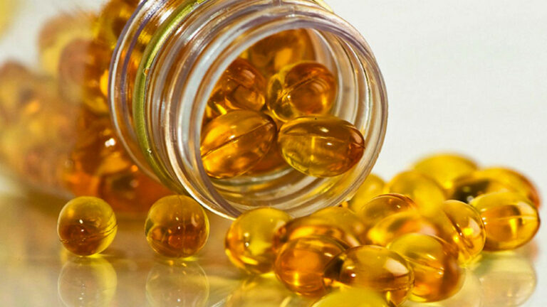 Keni rënie flokësh dhe lëkurë të  irrituar?/ Vaji i peshkut mund t’iu përmirësojë