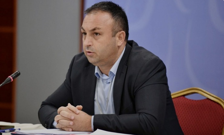 Arrestimi i shefit të policisë/ Reagon Ministri Hoxha: Mesazh për çdo polic që sillet si padron