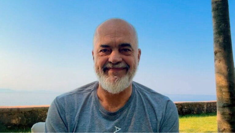 “Vetëm pak kilometra nga Shkodra”, Rama publikon videon: Një copë parajse e fshehur në lumin Buna