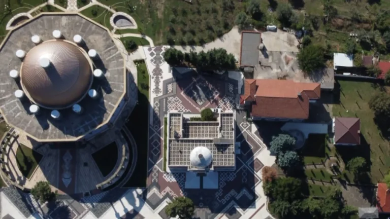 Krijimi i “Vatikanit Bektashian” delegacioni i BE-së: Nuk kemi as koment as kompetencë