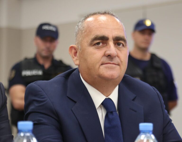Sot seanca për Fredi Belerin/ Eurodeputeti kërkon lirimin me kusht, mediat greke presin para gjykatës së Fierit