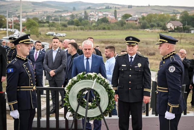 “Terrorizmin e luftojmë me çdo kusht”/ Sveçla për 1-vjetorin e sulmit në Banjskë: Rënia e Afrim Bunjakut është heroike dhe e paharrueshme!