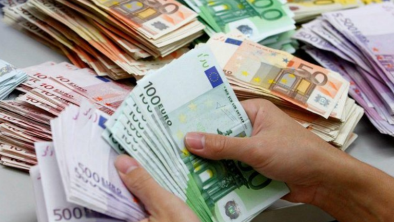 Euro u forcua, por deficiti i bilancit të pagesave ngelet në nivelet më të larta që prej pandemisë