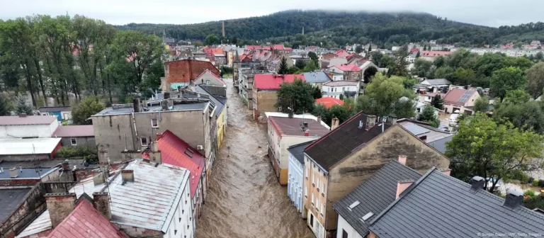 Polonia shpall pas përmbytjeve gjendjen e katastrofës