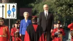 Ursula Von der Leyen mbërrin në Tiranë