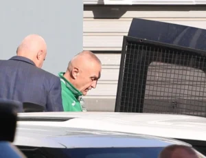 LAJM I FUNDIT/ Meta del nga Drejtoria e Policisë, mbërrin në bllokun e sigurisë "Mine Peza"