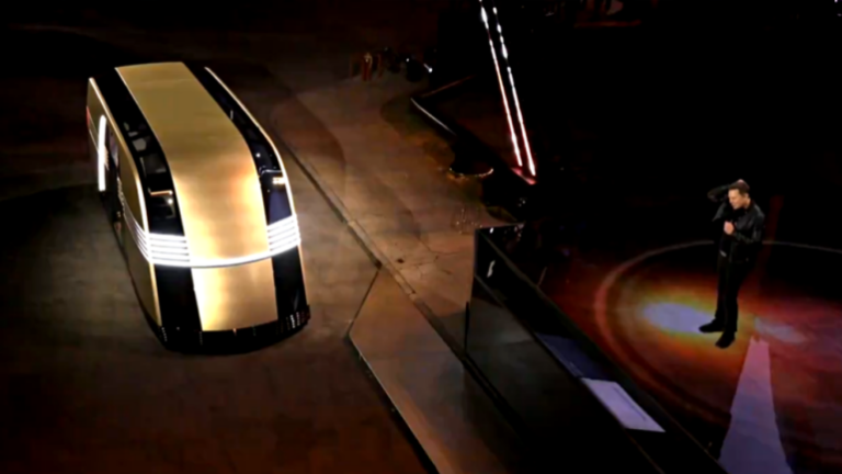 “Tesla” së shpejti me një risi, ja çfarë na zbulon Musk