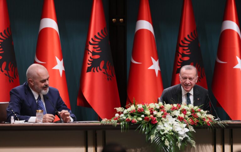 Konferenca me Erdogan/ Rama e respekton në gjuhën turke: Eyvallah! Konferenca me Erdogan/ Rama e respekton në gjuhën turke: Eyvallah!