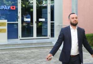 Përfundon marrja në pyetje/ Çyrbja pas daljes nga SPAK: Drejtohuni Prokurorisë së Posaçme për...