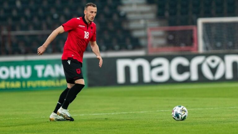 Mbrojtësi i Shqipërisë/ Ardian Ismajli e ka nisur në mënyrën më fantastike sezonin e ri me Empolin. Mbrojtësi i Shqipërisë/ Ardian Ismajli e ka nisur në mënyrën më fantastike sezonin e ri me Empolin.