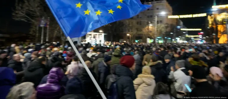 Analiza e DW: Rreziku i populizmit, çfarë e mbron demokracinë? Analiza e DW: Rreziku i populizmit, çfarë e mbron demokracinë?