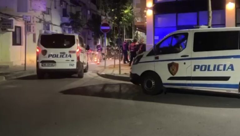Shmanget tragjedia/ I riu kërcënonte me armë zjarri gruan e tij, policia ndërhyn në kohë