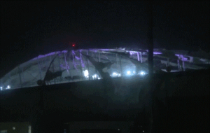 Uragani "Milton" shkatërron çatinë e stadiumit "Tropicana Field", përdorej si bazë për ekuipazhet e ndihmës së parë (VIDEO)