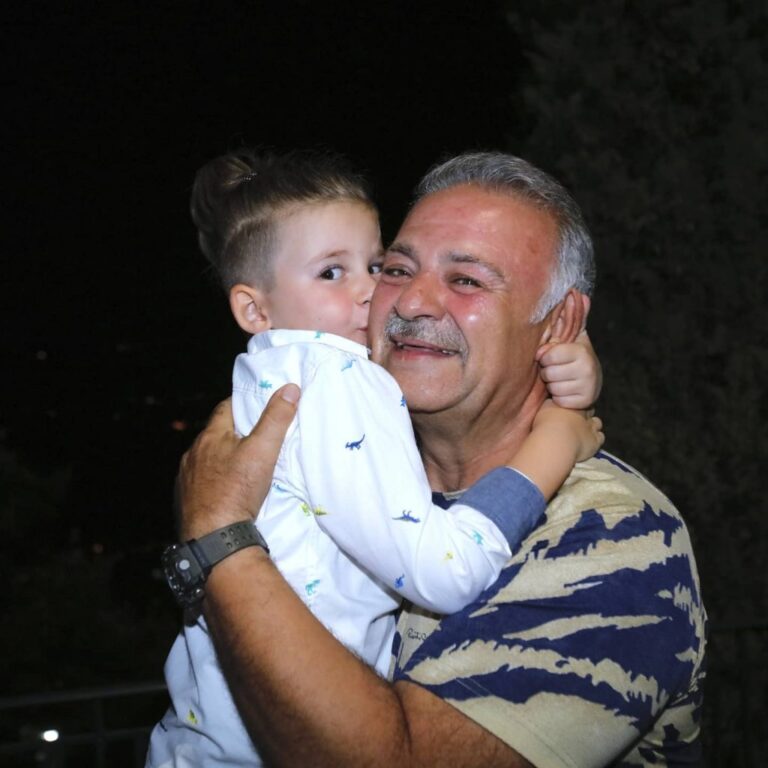 Jo vetëm një aktor i zoti, vajza e tij na zbulon se Behar Mera është një gjysh shembullor