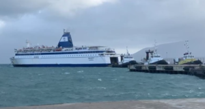 Përkeqësimi i motit/ Shtyhen lundrimet Durrës-Bari dhe anasjelltas