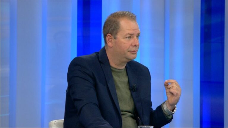 Rama propozoi mbylljen e Tik-tok/ Ironizon Edvin Kulluri: Kjo është "më ka çu nana me la gojën"
