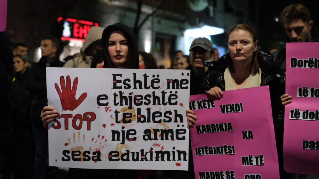 Vr*sja e Martin Canit/ A është zgjidhje mbyllja e rrjeteve sociale për rritjen e sigurisë në shkolla?