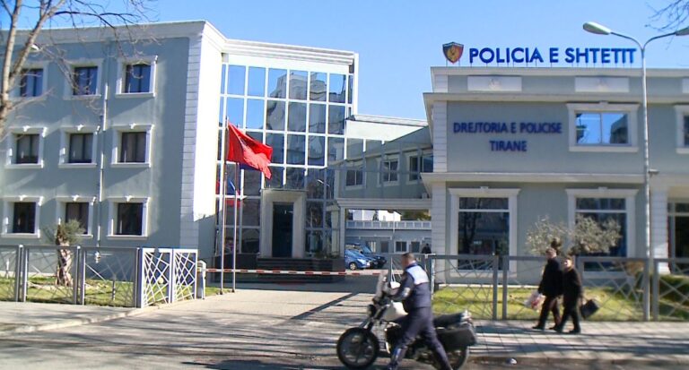 Dh*në ndaj familjarëve/ Përfundojnë pas hekurave dy 60-vjeçar në Tiranë Dh*në ndaj familjarëve/ Përfundojnë pas hekurave dy 60-vjeçar në Tiranë