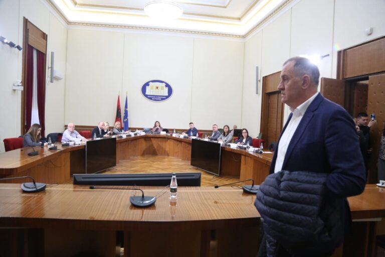 Pas shumë orësh diskutime mbyllet Komisioni Hetimor. Dështon dëshmia e Beqajt