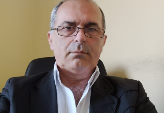 Berisha ngre flamurin serb në Kuvend, Kurti zhbën shqipen, rastësi?! Berisha ngre flamurin serb në Kuvend, Kurti zhbën shqipen, rastësi?!