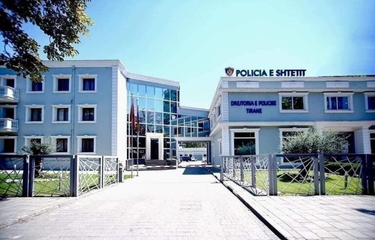 Vr*sja e 14-vjeçarit në shkollën "Fan Noli", Policia arreston adoleshentin që e qëlloi me th*kë