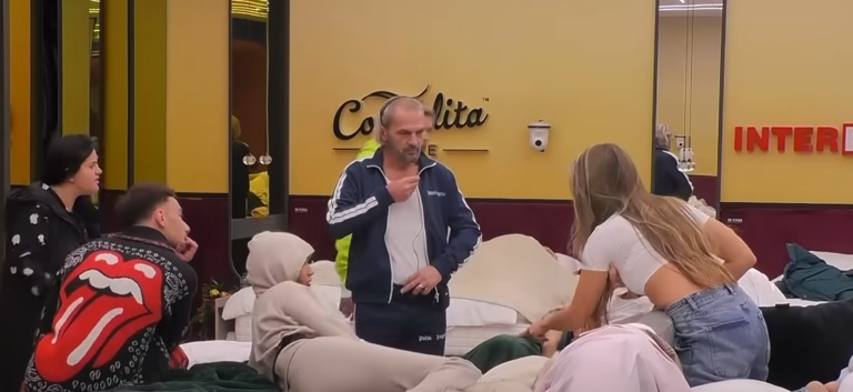 "Me ja ngjit më mirë"/ Gresa u tregon banorëve si e qëlloi Rezi në vendin intim (VIDEO)