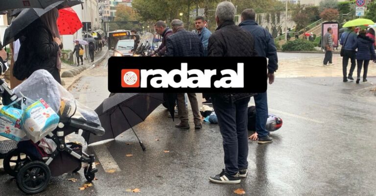 LAJMI I FUNDIT/ Makina përplas motorin, shoferja largohet nga vendngjarja. Një i lënduar (FOTO)