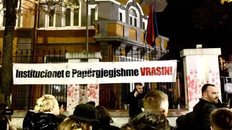 Ngjarja tragjike pranë “Fan Nolit”/ Nis protesta për vr*sjen brutale të Martin Canit