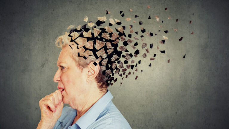 E thotë shkenca: Kujdes nga Alzheimer! Përhapet nga një individ te tjetri