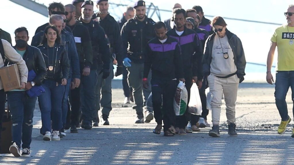 “Déjà vu”/ Pasi mbërritën në Shëngjin, kthehet mbrapsht 1 nga refugjatët