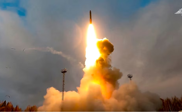 Ukraina: Rusia na sulmoi me raketë balistike ndërkontinentale