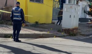 Tentoi t'i merrte jetën ish-gruas/ Dëshmon mamaja e Marjana Plakës: Futeni në burg, çupa ka jetën e saj