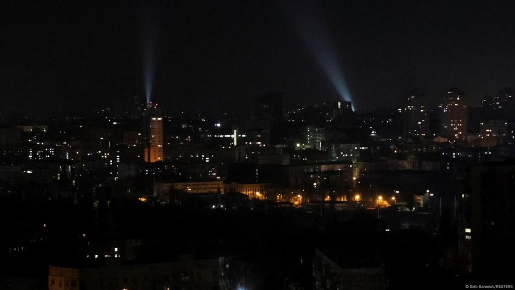 Rusia sulmon Kievin dhe Harkivin