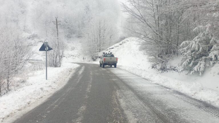 Dalin pamjet/ Pas juglindjes, as veriu i Shqipërisë "nuk shpëton" nga dëbora