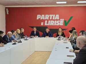 "2025, fitore e padisukutuar e opozitës"/ Tedi Blushi: Arrestimi i Metës synon rrëmbimin e PL
