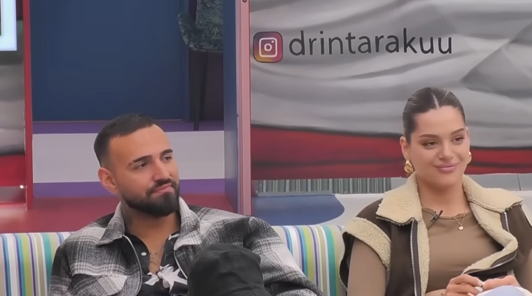 Kevini bën deklaratën e fortë: Nuk puthi vajzë tjetër as për 10 mijë euro, përveç… (VIDEO) Kevini bën deklaratën e fortë: Nuk puthi vajzë tjetër as për 10 mijë euro, përveç... (VIDEO)
