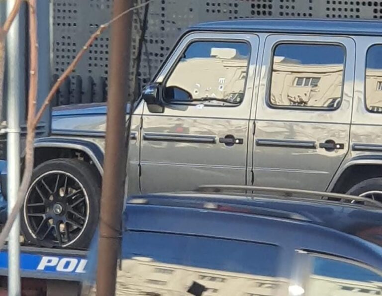 Atentati ndaj Klaudio Prendit/ Gjashtë shenja plumbash në xhamin e shoferit, pamjet nga makina e djalit të ish-gjyqtarit