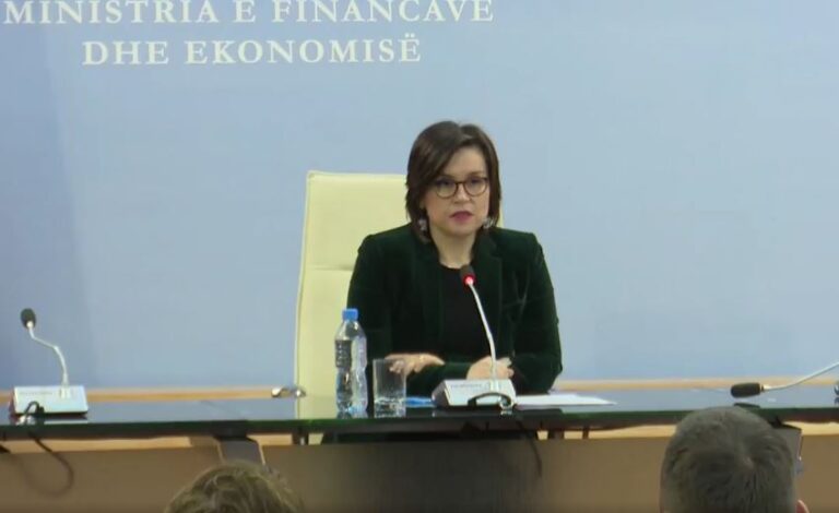 Ndryshime ne qeveri/ Rama shkarkon zv. ministren e Financave