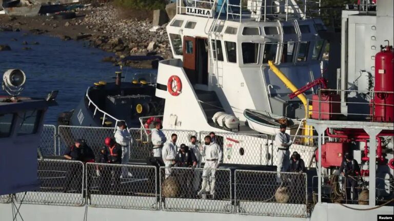 Akomodimi i policëve për sigurinë e refugjatëve në Shëngjin, mediat italiane zbulojnë detaje