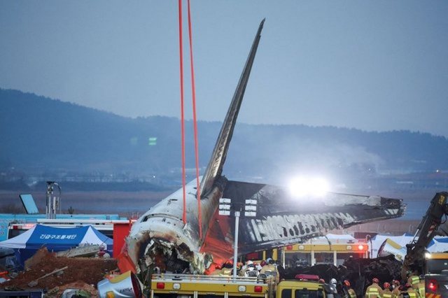 Shkon në 177 numri i viktimave nga rrëzimi i avionit, ja si mbijetuan vetëm 2 persona. Flasin stjuardesat