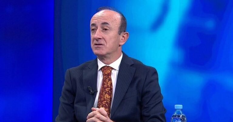 "Policët nuk janë kr*minelë"/ Dash Sula shpërthen ndaj gazetarit: S'qenke në vete ti, po kur godasin demokratët